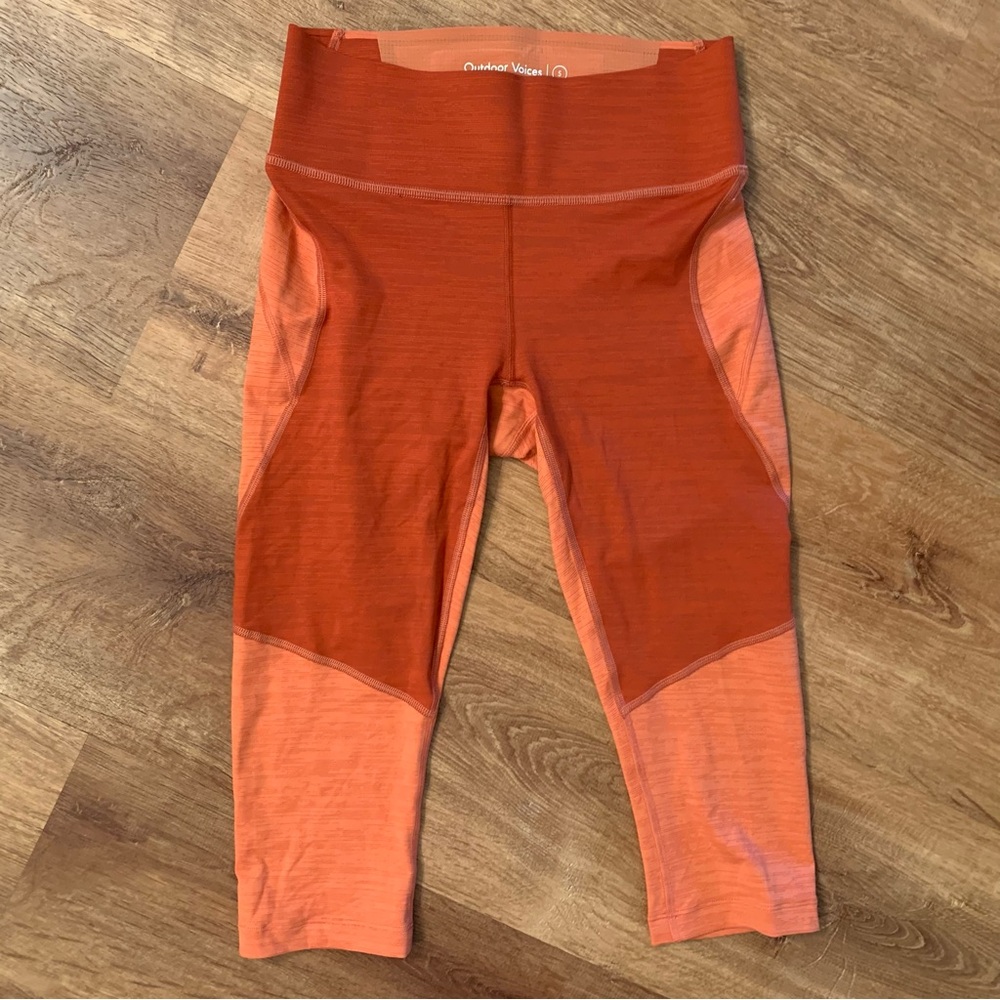 Outdoor Voices Orange Colorblock Capris Small Activewear Like New Rust Peach